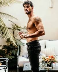 Find michele morrone age, height, bio, kids, tattoo, nationality michele morrone is an incredibly talented italian actor, singer, and guitarist. 65 Michele Morrone Ideen In 2021 365days Heisseste Schauspieler Schauspieler