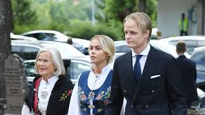 47, born 19 august 1973. Er Wird 24 So Cool Sieht Mette Marits Sohn Marius Heute Aus Promiflash De