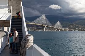 Ταυτόχρονα, είναι και ένα εργαλείο οικονομικής ανέλιξης. Fwtografies Apo Thn Epiblhtikh Gefyra Rioy Antirioy