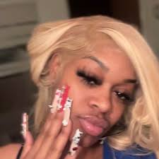 bombmom (@Fireassjj)