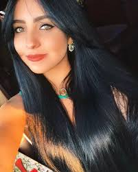 Roberta Barros's Instagram, Twitter & Facebook