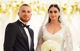 Daha önce ramo, diriliş ertuğrul dizilerinde rol almıştı. 86 Esra Bilgic Ideas Esra Bilgic Turkish Beauty Turkish Women Beautiful