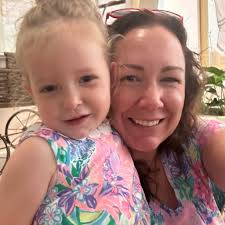 What is the distance and pace of the Wednesday morning runs from Einsteins?