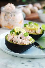Avocats Farcis Aux Rillettes De Saumon Recette Facile Et Rapide Recette Avocat Farci Recette Facile Et Rapide Recettes De Cuisine
