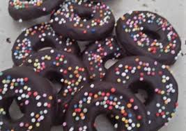 Selamat mencoba resep ini dan dapatkan kue lebaran nikmat, renyah serta disukai semua orang saat lebaran nanti. Resep Donat Cookies Coklat Bisa Manjain Lidah Kue Kering Com