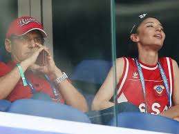 Леонид федун и зарема салихова на игре «спартака». Zhena Feduna Budet Kontrolirovat I Nagrazhdat V Spartake Fanaty Nedovolny Mk