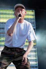 On se retrouve demain à 17h pour l'émission avec eddy de pretto ! File Festival Des Vieilles Charrues 2018 Eddy De Pretto 084 Jpg Wikimedia Commons