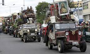 Yipao Colombia S Parade Of Their Beloved Willys Jeep Loaded With Everything You Can Think Of Willys Jeep Willys Jeep