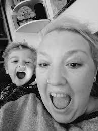 Kim Kies's Instagram, Twitter & Facebook