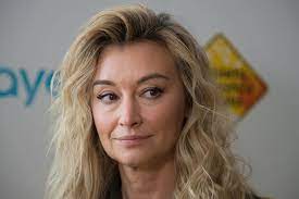 Martyna wojciechowska jest polską podróżniczką, dziennikarką, pisarką i prezenterką telewizyjną, wielokrotnie nagradzaną za dokonania zawodowe. Ua6sed6xztbw0m
