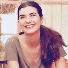 Туба Бюйюкюстюн, "Запленяваща сърцето" и проектите преди и след това