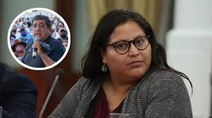 El feminismo no se renta para colectivas feministas intervinieron palacio nacional con frases contra félix salgado macedonio. Citlalli Hernandez Esta A Favor De Que Se Investigue A Felix Salgado Macedonio La Octava