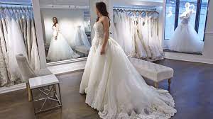 Skinny brides can allow themselves for a more voluminous creation so, without further ado, take a look at these wedding dresses created, especially for tall brides. Wedding Gowns Guide For Short Tall Hourglass Chubby And Skinny Brides Hubpages