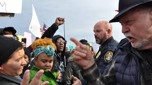 In St. Charles, Trump opponents, supporters clash over his policies and  behavior