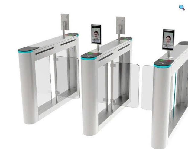 Các anh chị ơi tư vấn giúp em: cổng xoay rào chắn swing barrier tích hợp nhận diện khuôn mặt, kiểm soát ra vào. Nếu mặt hàng này đã qua sử dụng