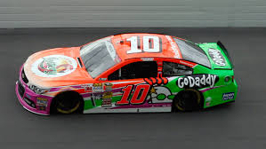 Nascar operates more than 1500 races in 39 states in the united states as well as in canada. Danica Patrick Q A On Twitter Her Career And Country Music