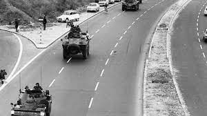 A chamada esquerda moderada entendeu que chegara a hora de travar a legitimidade revolucionária. 25 De Novembro De 1975 O Dia Em Que Portugal Esteve Quase A Beira De Uma Guerra Civil Rfm