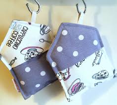 Coppia Di Presine Sweet Home In Tessuto A Pois Colore Rosa Con Tasca Per Una Presa Sicura E Protetta Fatto A Mano Di Lac Sweet Home Tessuto A Pois Presine