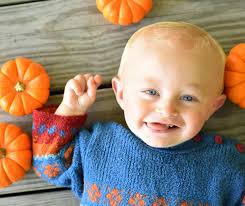 4 Engagning Fall Activities for Mom and Baby