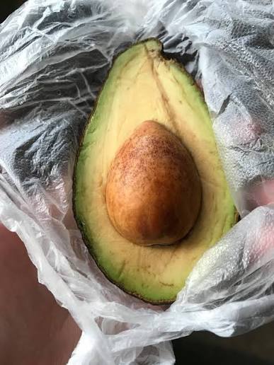 It's that easy to preserve an open avocado. Just cover with lemon juice or  olive oil, then seal with plastic wrap. #AlwaysGoodToKnow