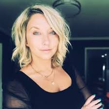 Caroline Landis's Instagram, Twitter & Facebook