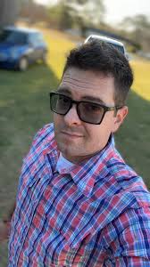 Don't mind me I'm just gonna scoot right here. There's plenty of room  right? {there's an empty bed directly behind them}