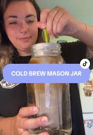 Making Cold Brew with Jrssae Jar