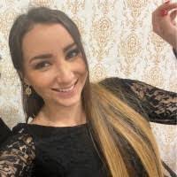 Jennifer Estrella's Instagram, Twitter & Facebook