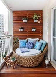 Con el pincel de cerdas pequeñas haces una letra v corta de color blanco para hacer el corazón. Cinco Trucos Para Terrazas Pequenas No Te Los Pierdas Decoracion De Interiores Decoracion De Terrazas Pequenas Decorar Terrazas Pequenas