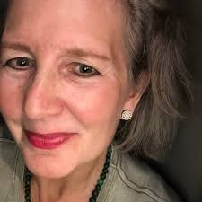 Beth Shuster's Instagram, Twitter & Facebook