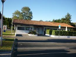 Nous vous accueillons au cœur du périgord dans notre camping 5* propice à la détente en bordure de la vézère. Camping Municipal Le Paradis Campground Reviews Pons France Tripadvisor