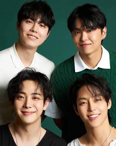 Happy 8th anniversary to The Rose! @official_therose 🥳🥹 3 August 2017 - 3  August 2025. The Rose debuted in Seoul, South Korea 🇰🇷 on August 3, 2017,  with the single 'Sorry.' The