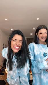 Dixie D Amelio Dixiedamelio Ha Creato Un Video Breve Su Tiktok Col Brano No Idea Charlid In 2020 Dance Choreography Videos Dance Music Videos Dance Choreography