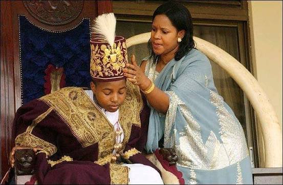 KING OYO: WORLD'S YOUNGEST MONARCH King Oyo–aka Rukirabasaija Oyo Nyimba  Kabamba Iguru Rukidi IV – is the ruler of Toro, a kingdom in Uganda, East  Africa. Whilst Omukama means King, Rukirabasaija means '