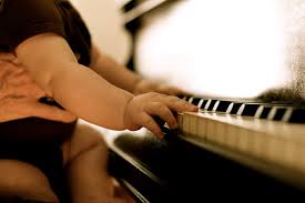 Derek paravicini (born 26 july 1979) is an english autistic savant known as a musical prodigy. What Makes A Child Prodigy
