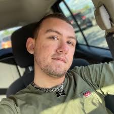 Austin Tyler's Instagram, Twitter & Facebook