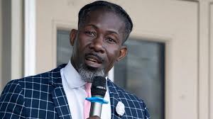 New city manager to get some help