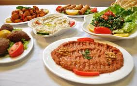 Des effluves de cuisine méditerranéenne ont envahi le centre communautaire du quartier cathedral à regina samedi en raison de plats préparés par 10 familles de réfugiés syriens. Le Meze De Syriana Sont Des Plats Varies De Toute La Cuisine Syrienne Damas Alep Homs Latakia Ha Picture Of Syriana Paris Tripadvisor