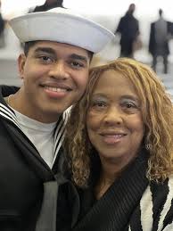 Navy electrical engineering student completes first quarter