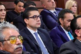 🏛Hoy en #Saltillo acompañé al gobernador, @manolojimenezs a la Sesión  Solemne en el Congreso del Estado para conmemorar el Día del Ejército  Mexicano, así como para rendir Homenaje a Don Venustiano Carranza