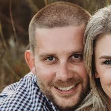 Heidi Yates's Instagram, Twitter & Facebook