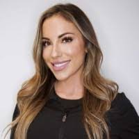 Ashley Quinn's Instagram, Twitter & Facebook