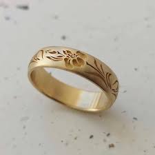 Iris Wedding Band 18k Gold Iris Flower Ring For Women Etsy In 2021 Unique Gold Wedding Bands Gold Wedding Bands Women Wedding Rings Sets Gold