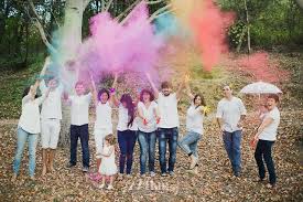 Una Reunion Familiar Llena De Color En Pleno Otono Sesion De Fotos Familiar Foto Familiar Fotografia De Familia