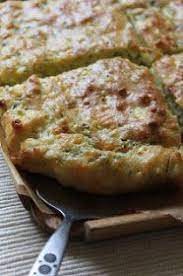 kolay kabakli borek 2 3 kabak yaklasik 400 g 2 dal taze sogan 1 avuc dereotu 3 yumurta 200 g 1 kase yogurt tuz karabibe yemek tarifleri yemek hafif yemek