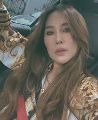 Di Usia 47 Tahun, Potret Ina Indayanti Istri Jeremy Thomas Dipuji Makin  Cantik