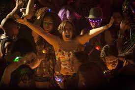 When terry gross questioned her about her show's failure to have any prominent characters of color in its first season, dunham said she was excited that girls had prompted a dialogue about topics that i feel are important, that she. The 10 Worst Outfits From Girls Season 2