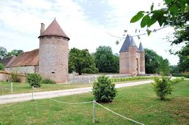 Villeneuve Sur Allier Chateau Du Riau Paysage Auvergne Paysages Magnifiques Chateau France