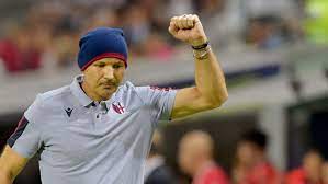 Il mister serbo è intervenuto a verissimo. Fc Bologna Trainer Sinisa Mihajlovic Fuhrt Mannschaft Vom Krankenbett Aus Zum Sieg