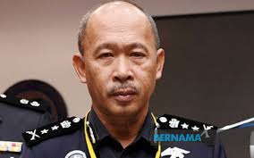 Beliau pernah menjawat jawatan di daerah sebagai timbalan ketua polis daerah (tkpd) melaka tengah; Bernama Polis Tahan Tujuh Individu Termasuk Ketua Sindiket Rampas Dadah Bernilai Rm1 76 Juta